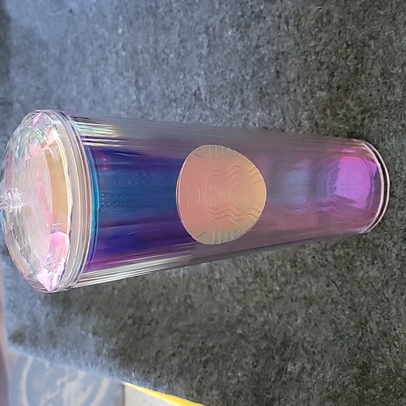Starbucks Tumbler Iridescent, 2020 cold cup 24 OZ SKU 011113601 dome top